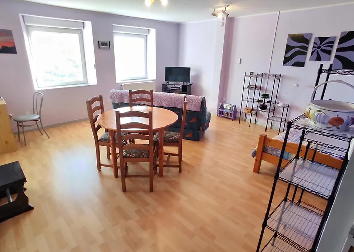 Appartement Parme Appt Spacieux Et Calme Plein Sud, Vue Panoramique *